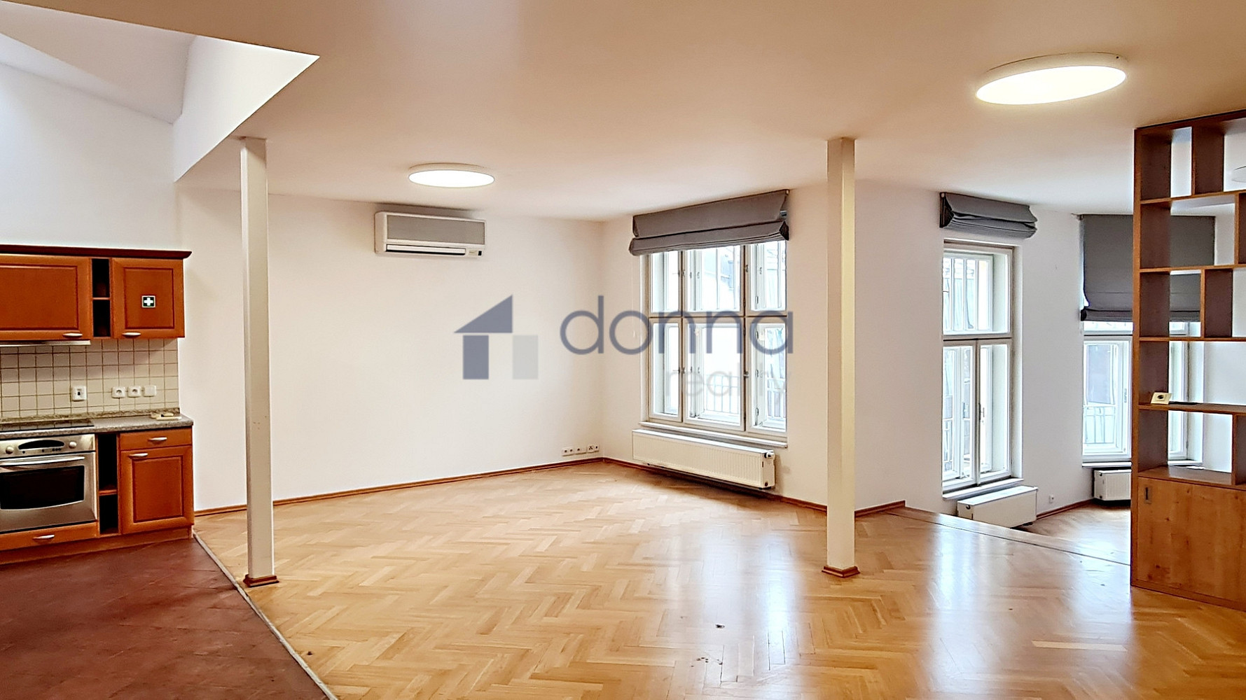 Pronájem kanceláře 203 m² – fotografie 2
