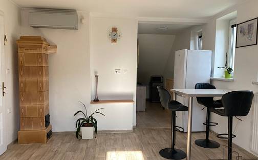 Pronájem bytu 2+kk 56 m², Dlažánky, Holešov, okres Kroměříž