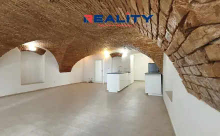 Pronájem bytu 1+kk 66 m², náměstí Míru, Svitavy - Město