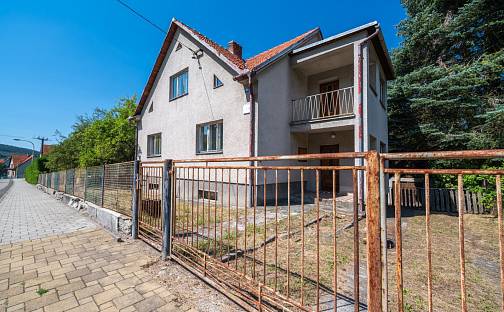 Prodej domu 260 m² s pozemkem 732 m², Dolní Lhota, okres Zlín