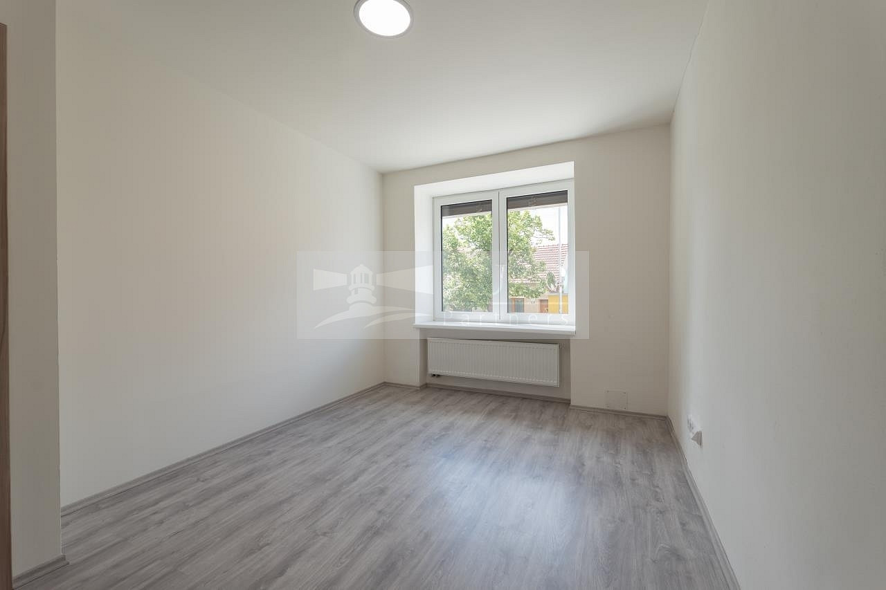Pronájem bytu 3+kk 47 m² – fotografie 2