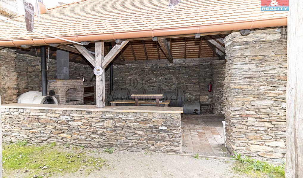 Prodej ubytovacího objektu 983 m², Žáky – náhled fotky 22