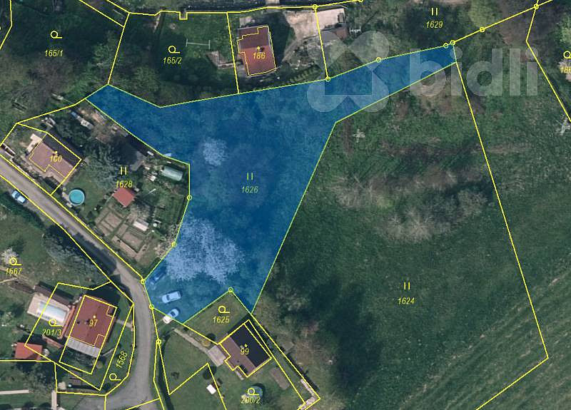 Prodej stavebního pozemku o rozloze 1951 m² – další
