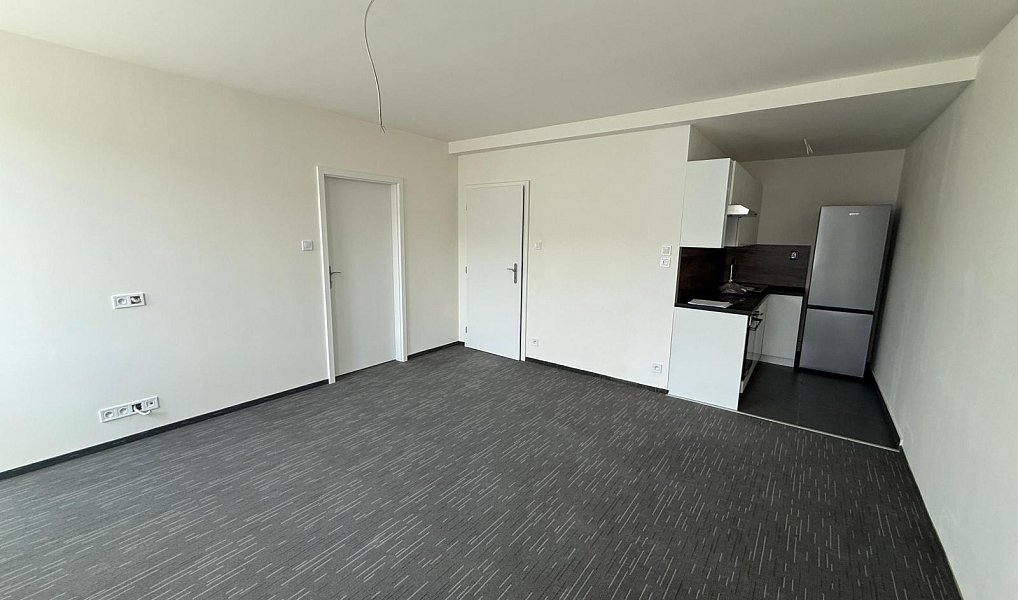 Pronájem bytu 2+kk 50 m², Chomutov – náhled fotky 3