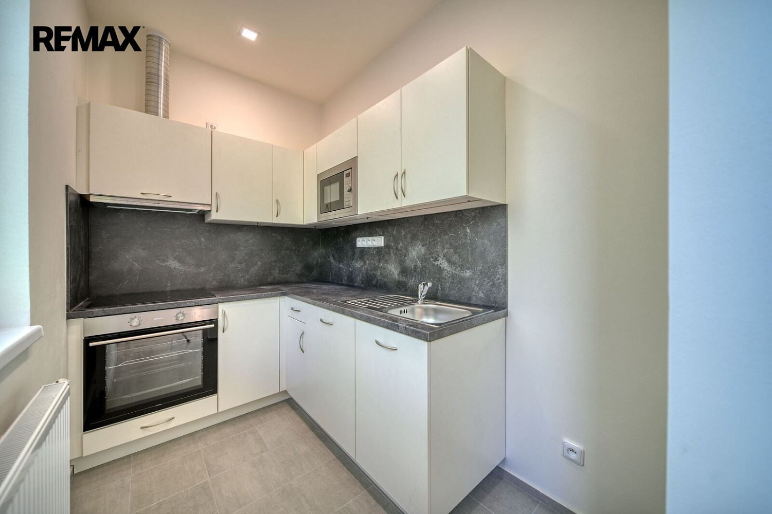 Pronájem bytu 3+kk 59 m² – fotografie 2