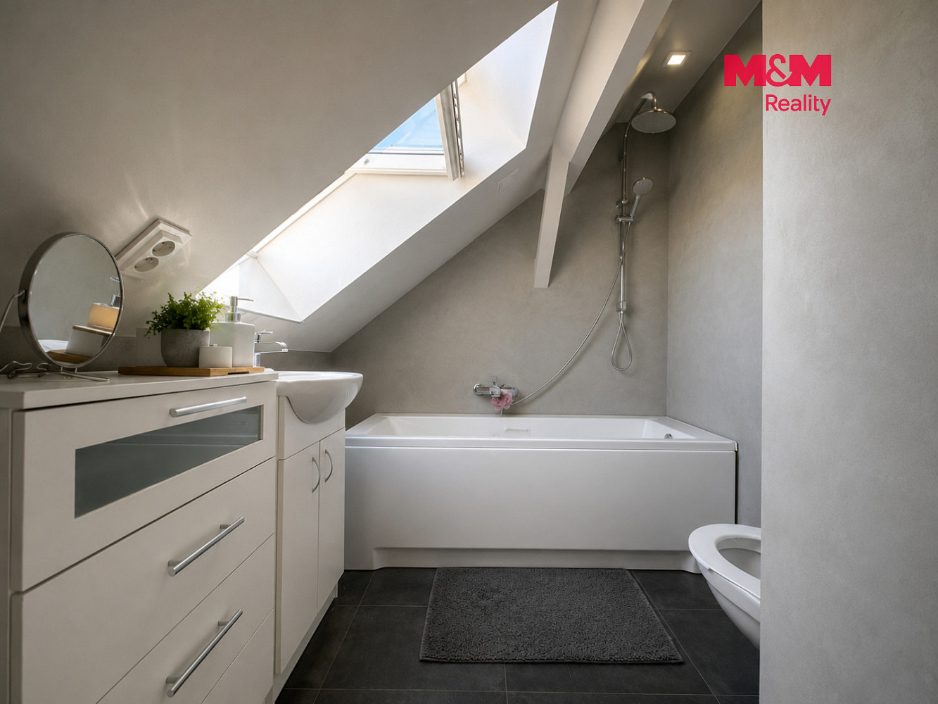 Pronájem bytu 3+kk 70 m² — photo 3