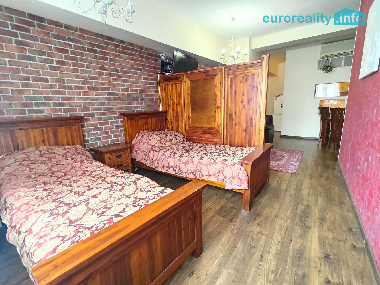 Pronájem bytu 2+1 80 m² – fotografie 3