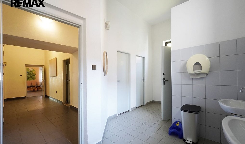 Prodej domu 540 m² s pozemkem 613 m², Lovosice – náhled fotky 17