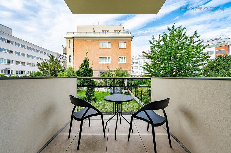 Pronájem bytu 2+kk 72 m² – fotografie 2
