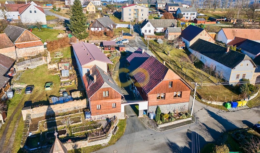 Prodej ubytovacího objektu 468 m², Hoslovice – náhled fotky 2