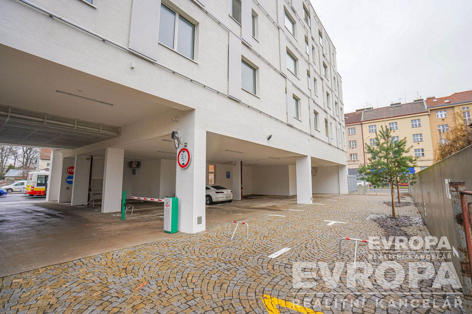 Pronájem bytu 1+kk 29 m² – fotografie 4