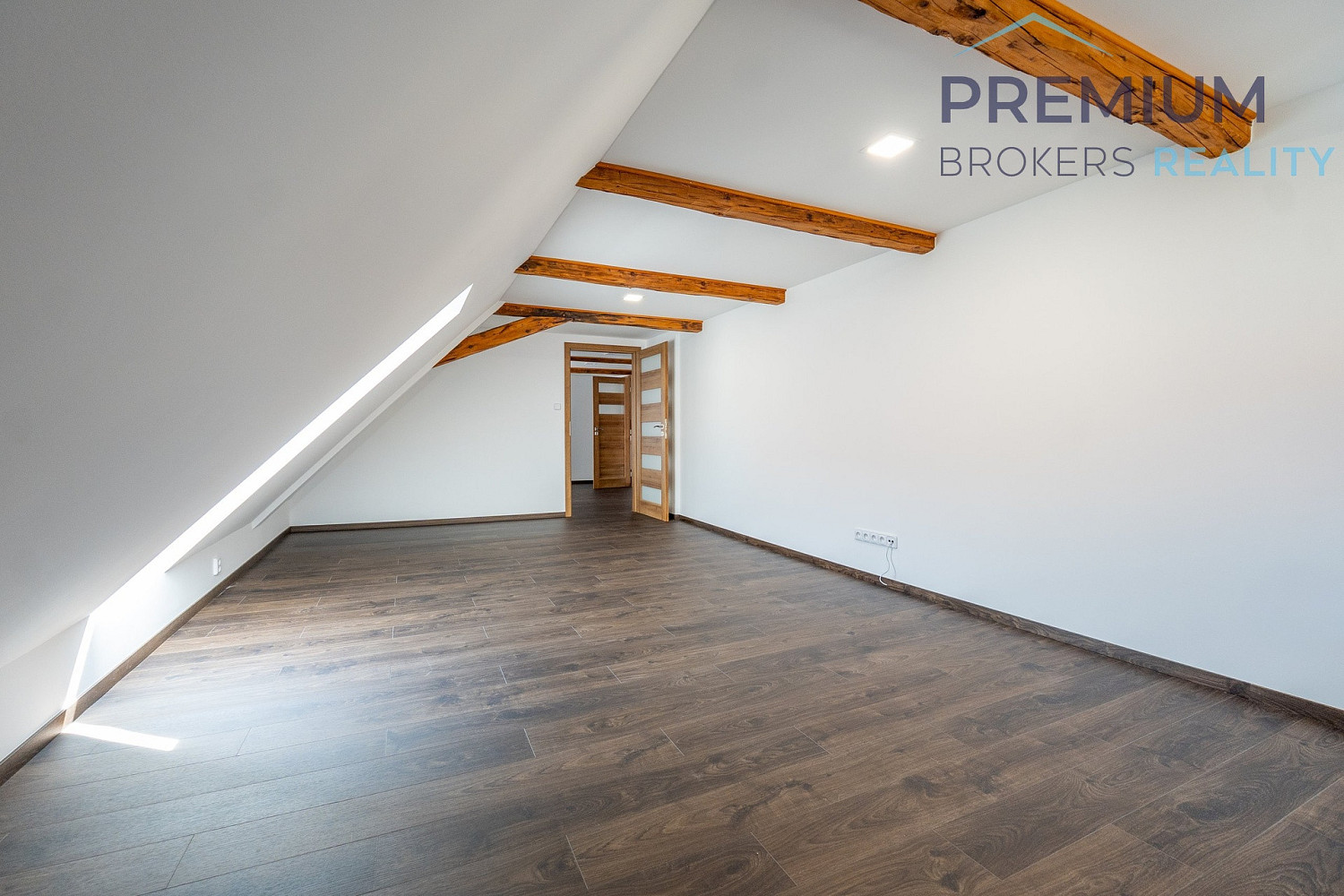 Prodej domu 615 m² s pozemkem 1 122 m² – fotografie 4