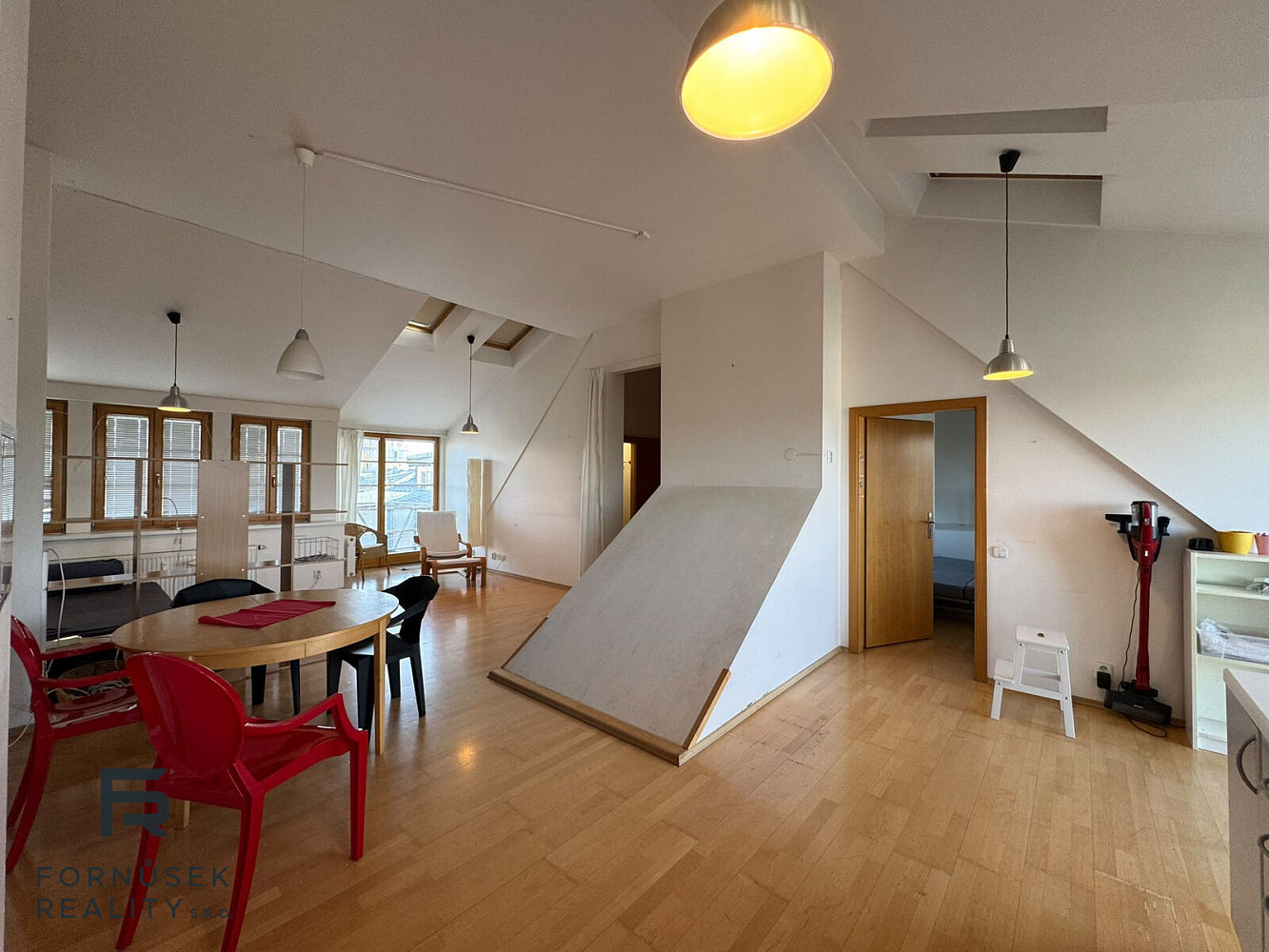 Pronájem bytu 2+kk 75 m² – fotografie 5