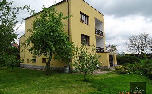Prodej domu 200 m² s pozemkem 789 m², Zahradní, Tachlovice, okres Praha-západ