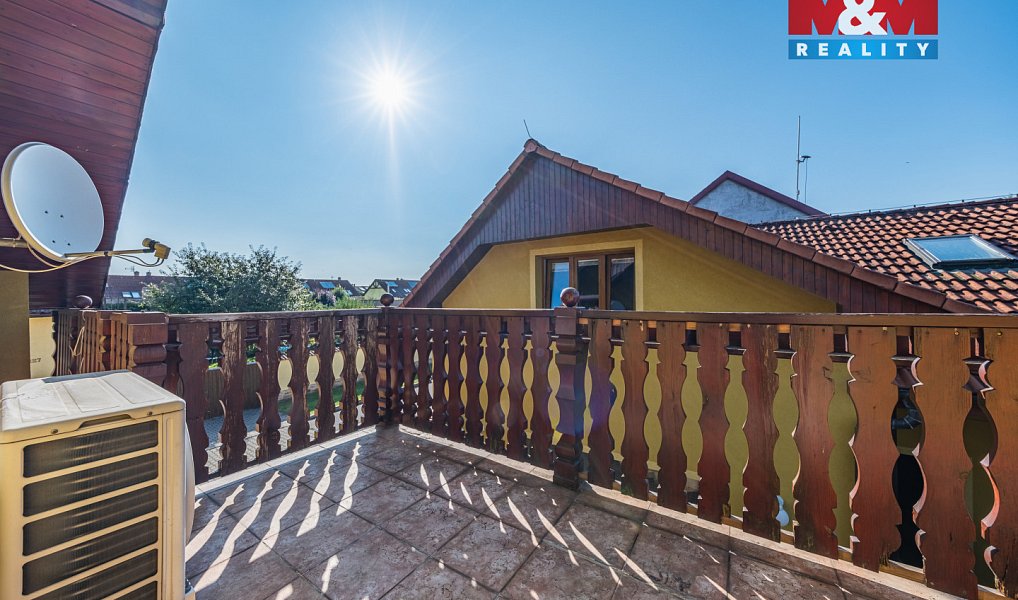 Prodej domu 370 m² s pozemkem 648 m², Mochov – náhled fotky 9