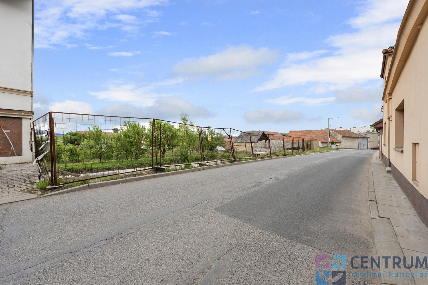 Prodej stavebního pozemku 1 263 m² – fotografie 2