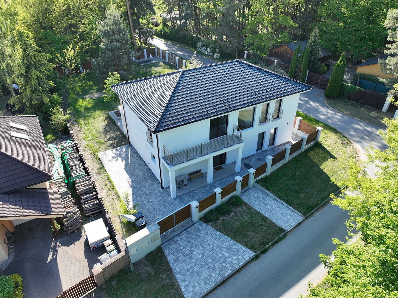 Prodej domu 235 m² s pozemkem 951 m² – fotografie 2