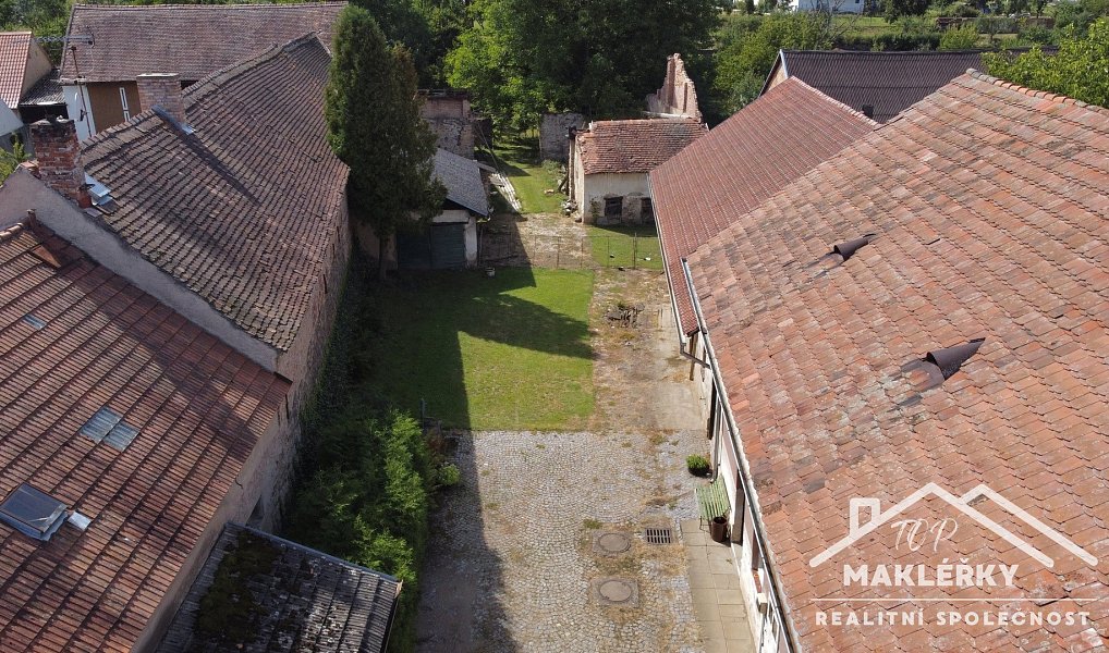 Prodej domu 168 m² s pozemkem 2 068 m², Močovice – náhled fotky 15