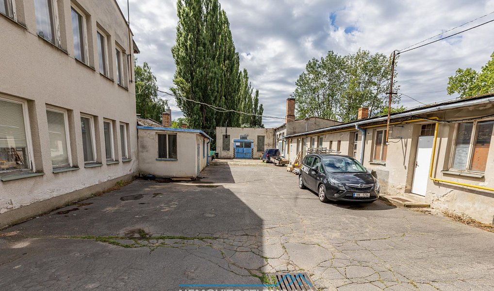 Prodej výrobních prostor 12 000 m², Hrušovany nad Jevišovkou – náhled fotky 10
