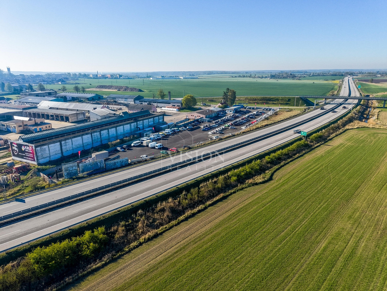 Pronájem komerčního objektu (jiného typu) 7 927 m²