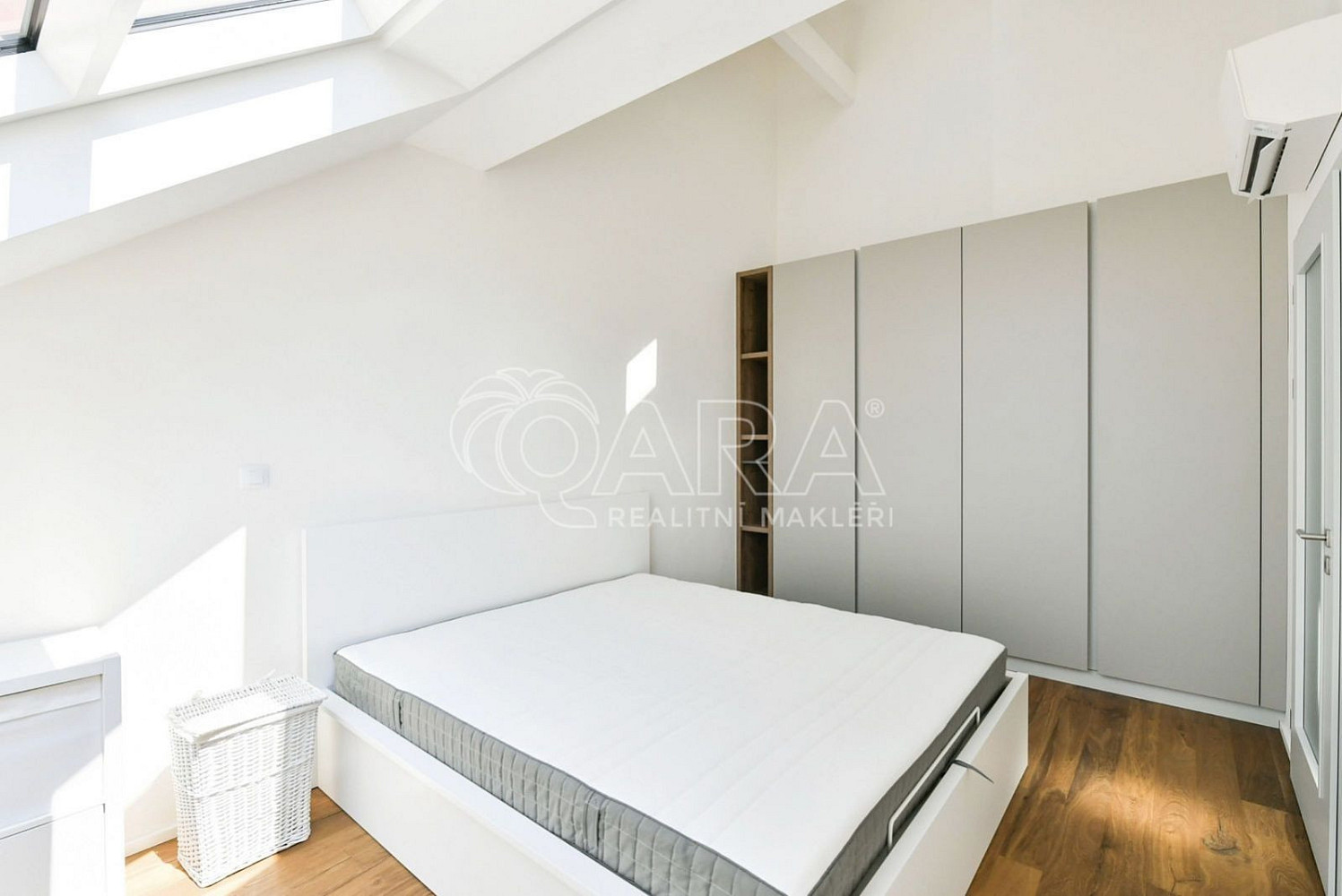 Pronájem bytu 2+kk 50 m² — photo 2