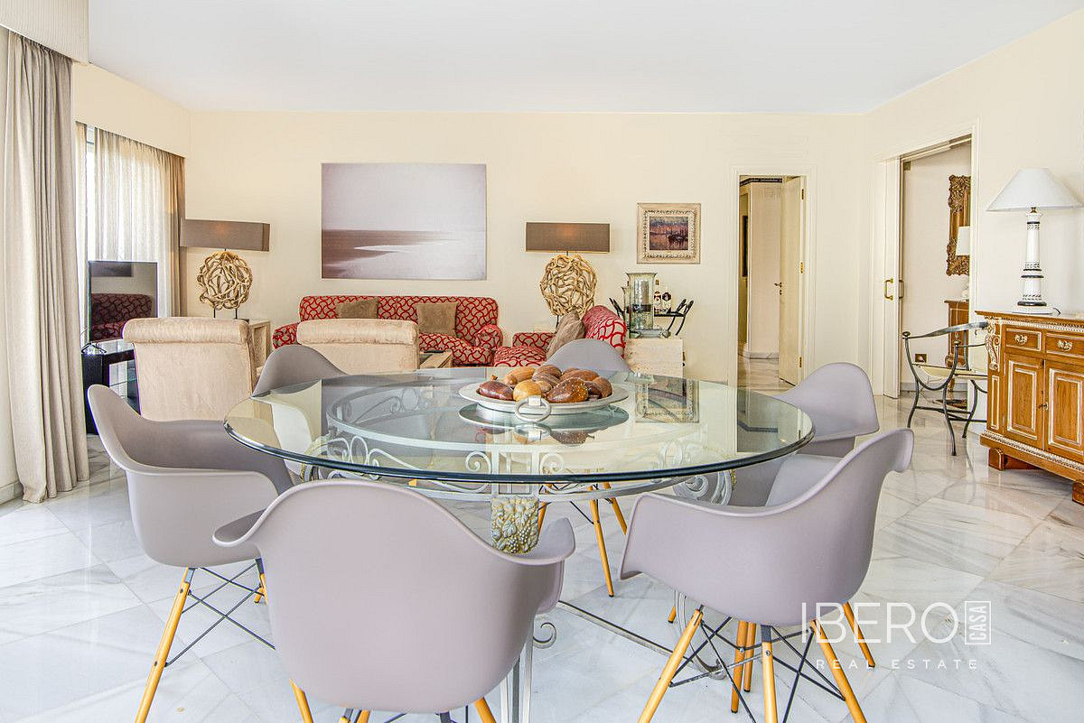 Piso 4+kk – Marbella, Nueva Andalucía - Más