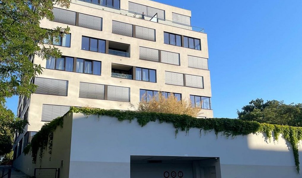 Pronájem garážového stání 14 m2, Na Korábě, Praha - Libeň, Praha – náhled fotky 2