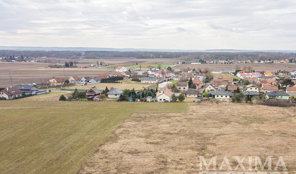 Prodej stavebního pozemku 896 m², Kly – náhled fotky 5