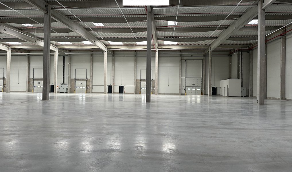 Pronájem výrobních prostor 4 240 m², Praha – náhled fotky 2