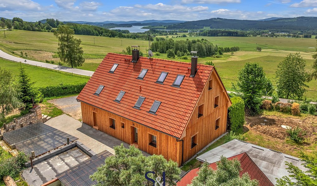 Prodej ubytovacího objektu 200 m², Horní Planá – náhled fotky 4