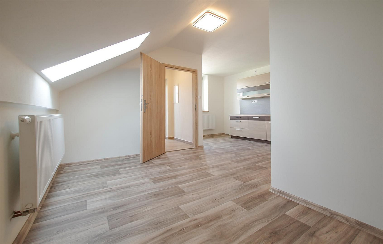 Pronájem bytu 3+kk 85 m² — photo 3