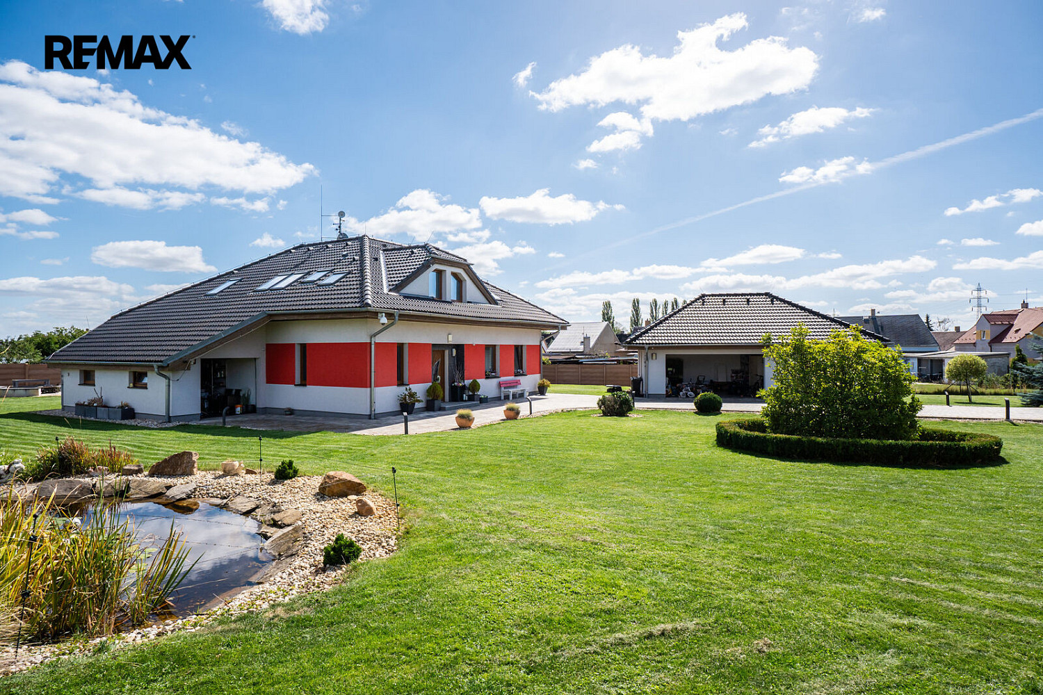 Prodej domu 300 m² s pozemkem 3 877 m²