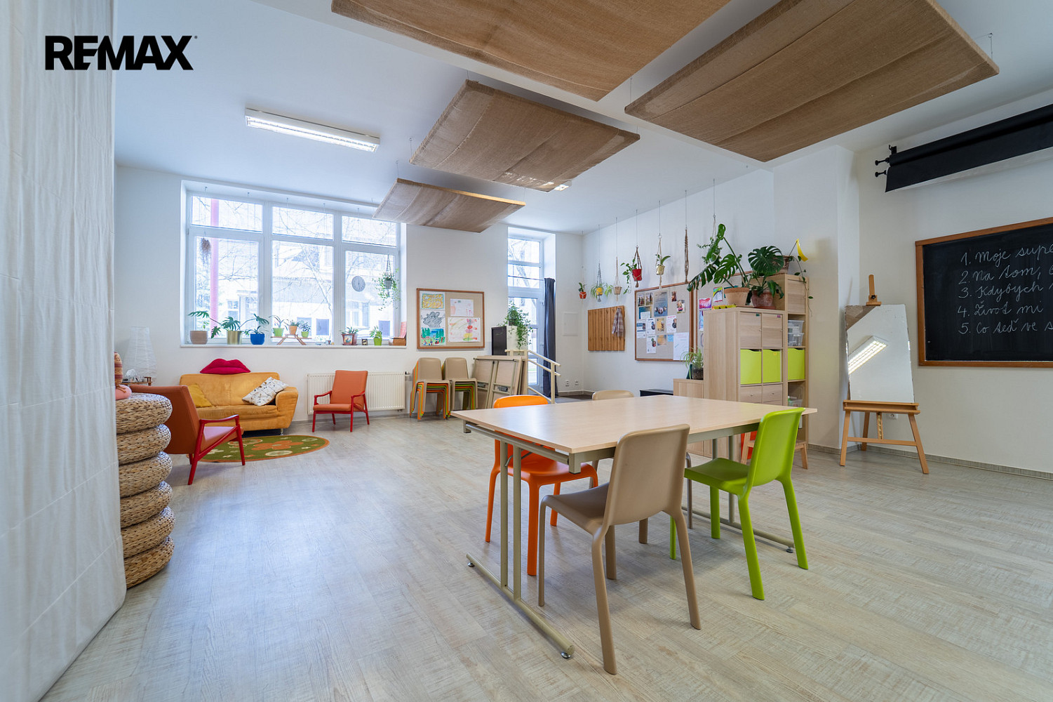 Prodej obchodních prostor 61 m² — photo 2