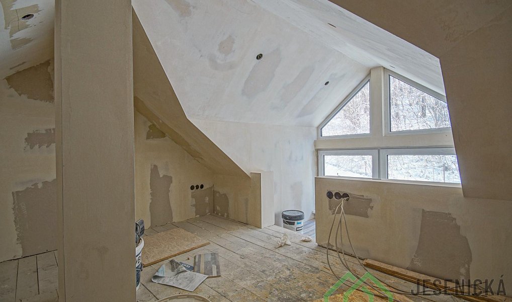 Prodej domu 336 m² s pozemkem 1 626 m², Bernartice – náhled fotky 22