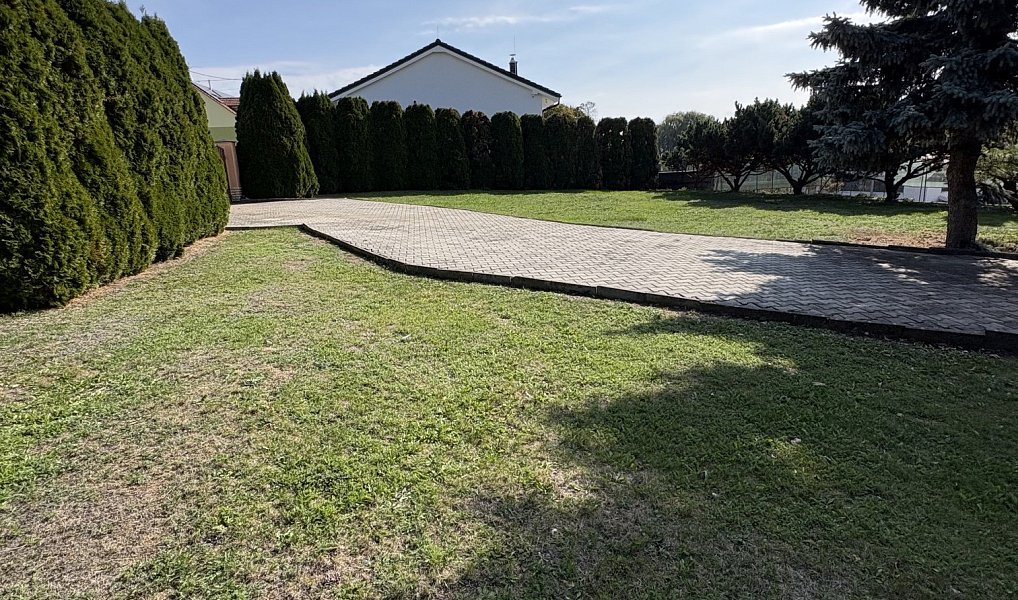 Prodej stavebního pozemku 694 m², Veverské Knínice – náhled fotky 2