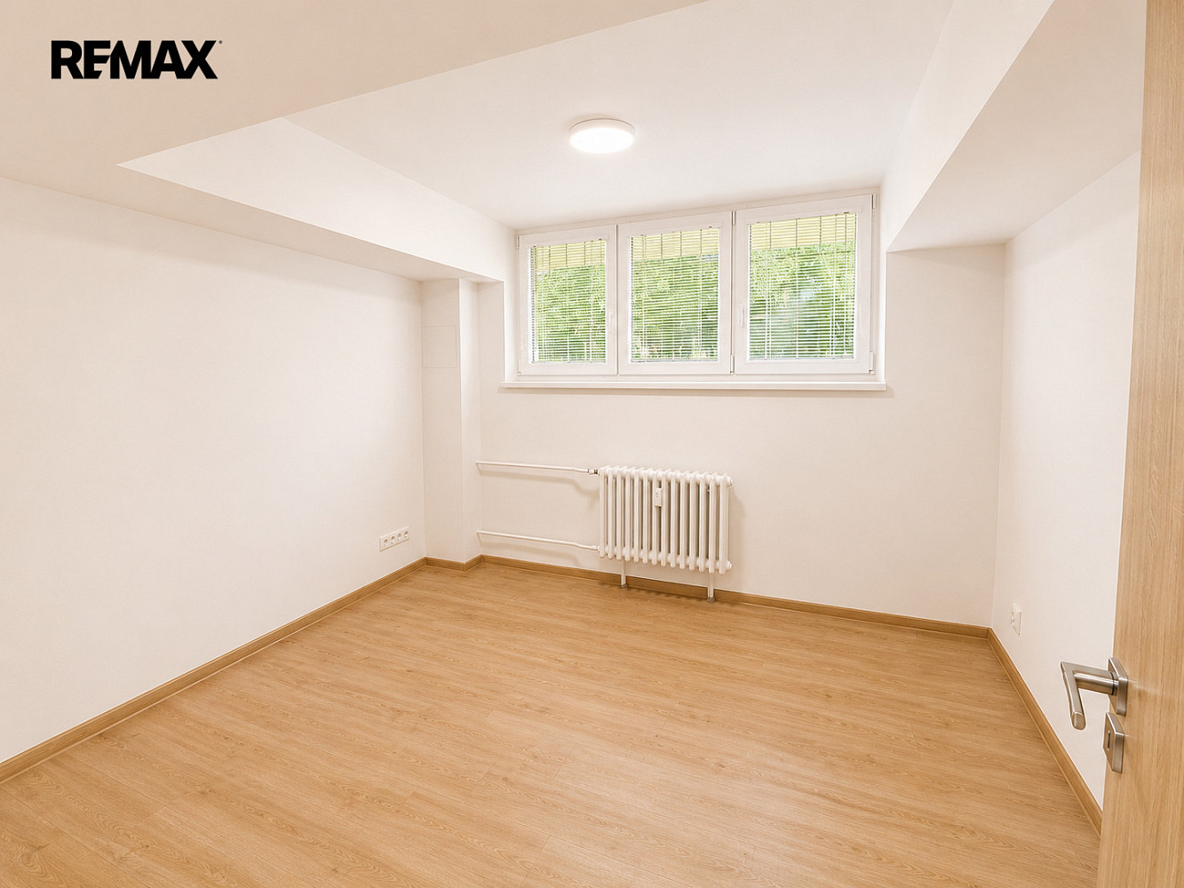 Pronájem bytu 2+1 39 m² — photo 2