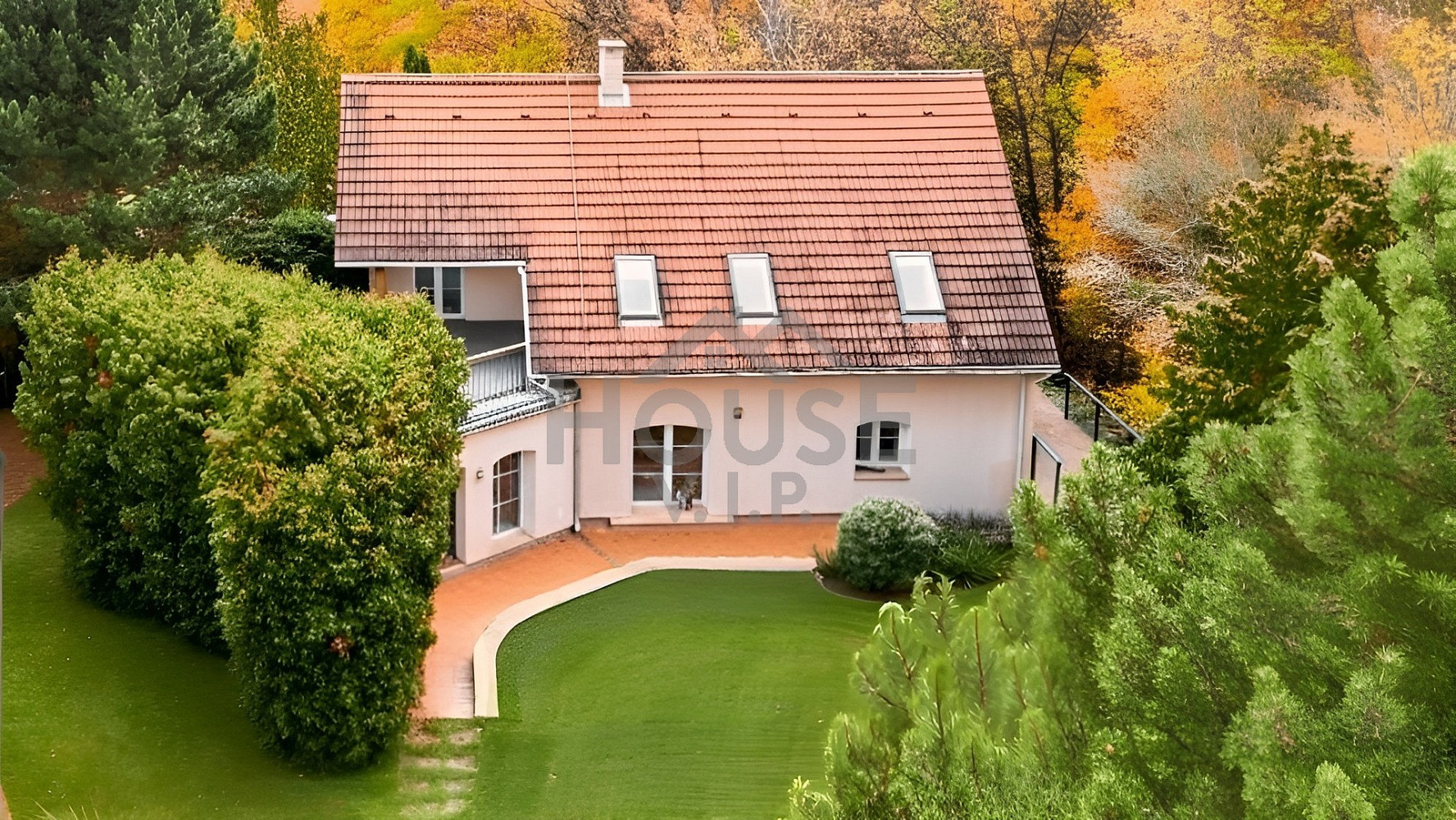 Prodej domu 246 m² s pozemkem 795 m²
