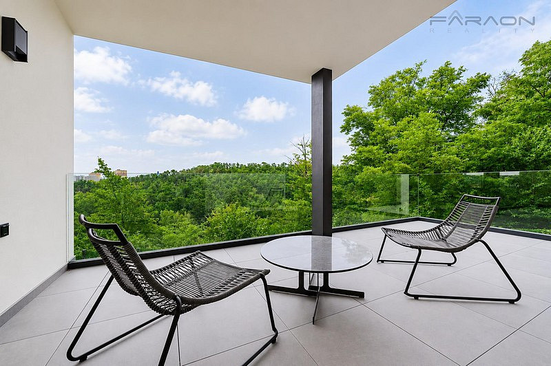 Prodej domu 305 m² s pozemkem 362 m² – fotografie 4
