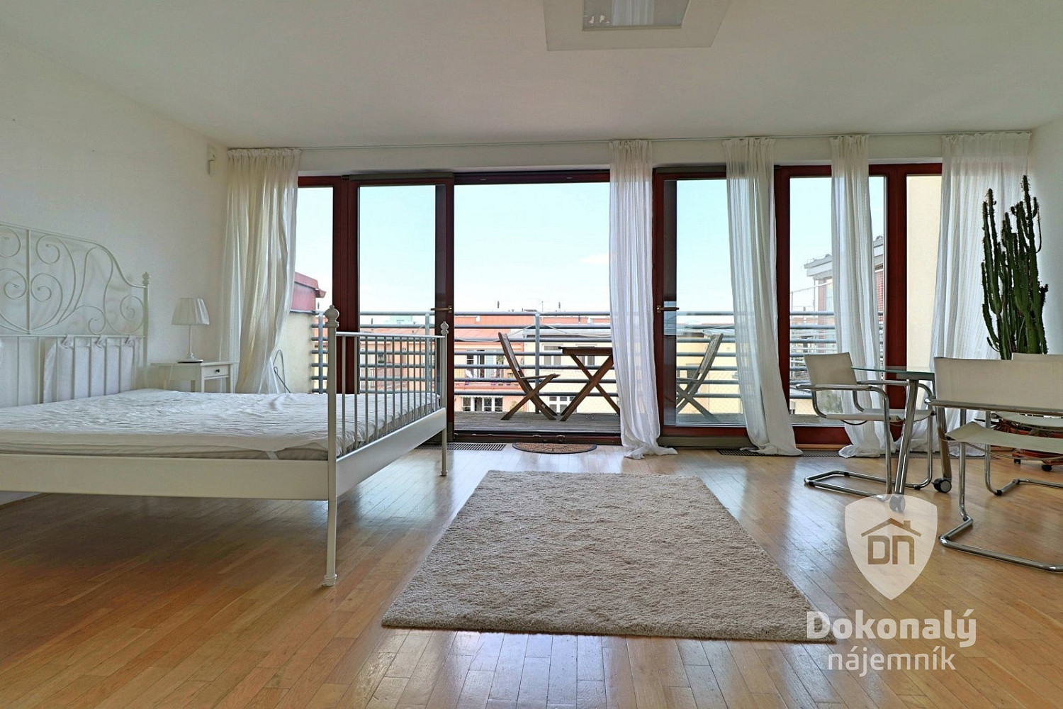 Pronájem bytu 2+kk 70 m² – fotografie 2