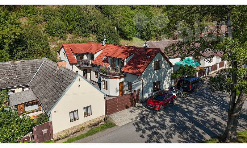 Prodej domu 164 m² s pozemkem 181 m²