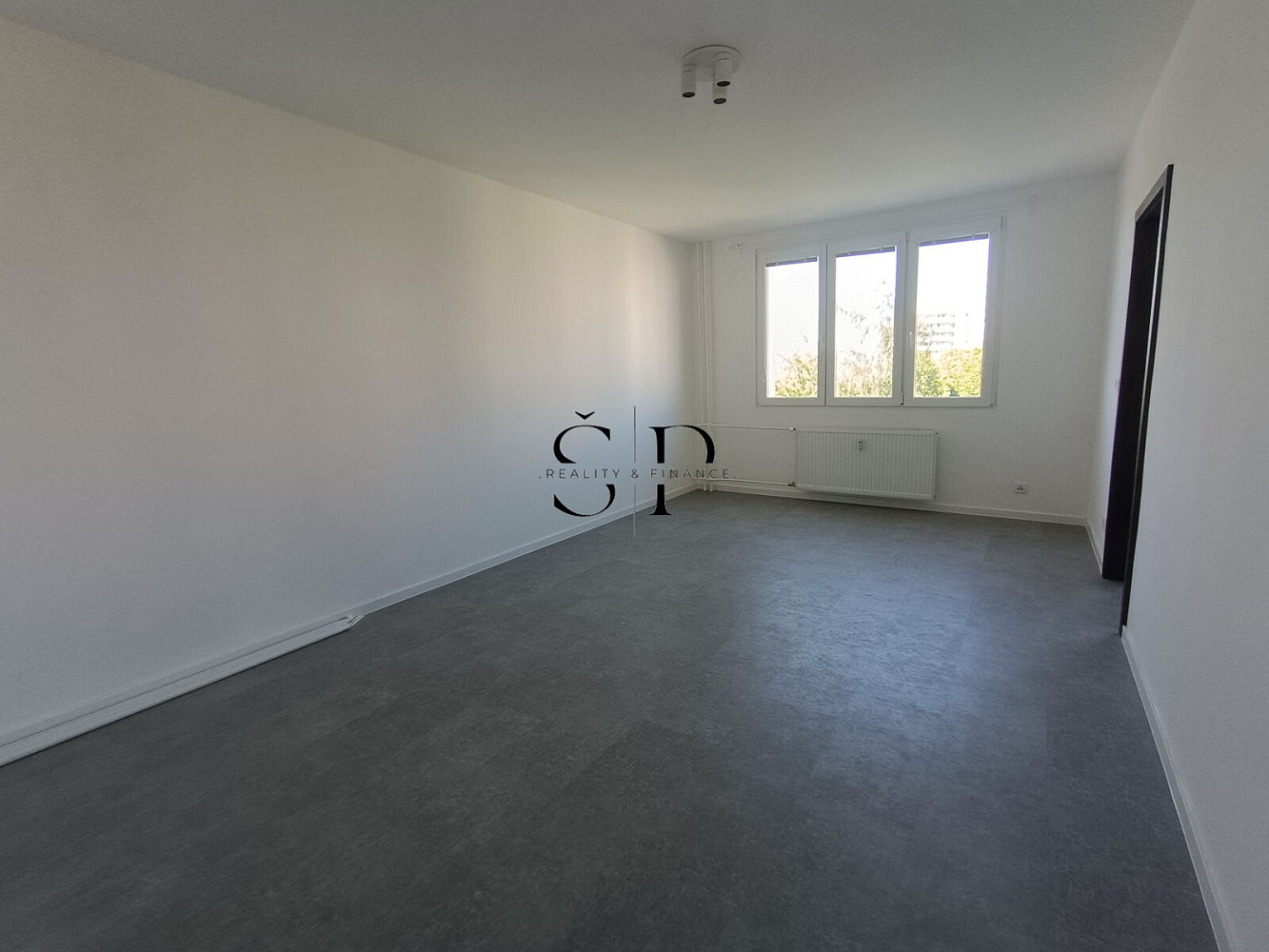 Pronájem bytu 2+1 65 m² – fotografie 3