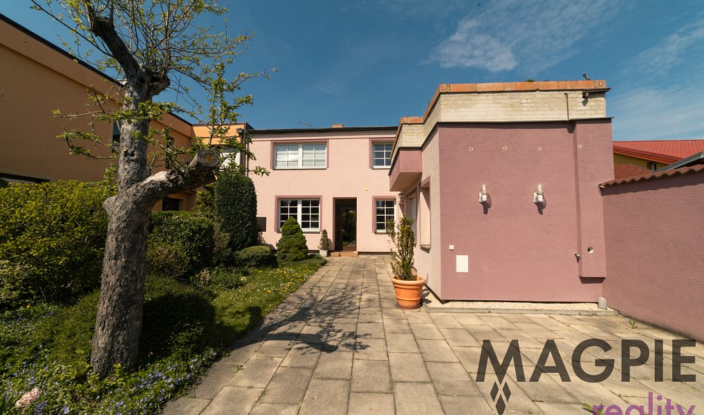 Prodej domu 243 m² s pozemkem 539 m², Praha – náhled fotky 2