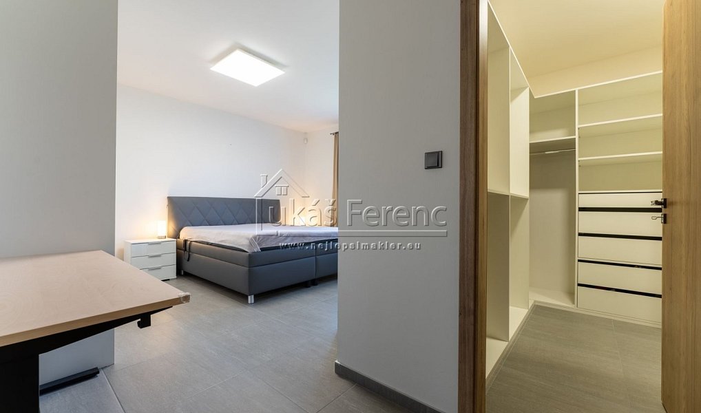 Prodej domu 221 m² s pozemkem 1 950 m², Unhošť – náhled fotky 16