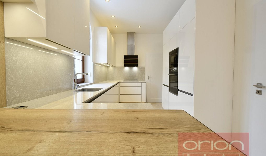 Pronájem domu 243 m² s pozemkem 328 m², Praha – náhled fotky 5