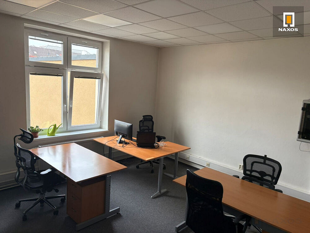 Pronájem kanceláře 159 m² – fotografie 3