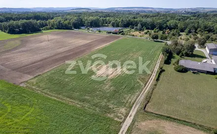 Prodej komerčního pozemku 12 000 m², Chropyně - Plešovec, okres Kroměříž