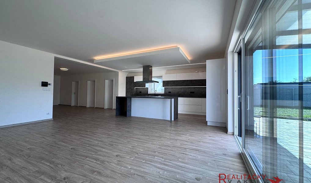 Prodej domu 208 m² s pozemkem 848 m², Dolní Dunajovice – náhled fotky 9