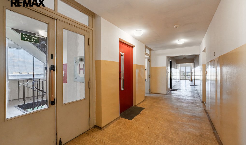 Prodej bytu 1+1 38 m², Praha – náhled fotky 31