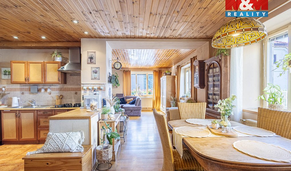 Prodej domu 240 m² s pozemkem 775 m², Nový Bor – náhled fotky 2