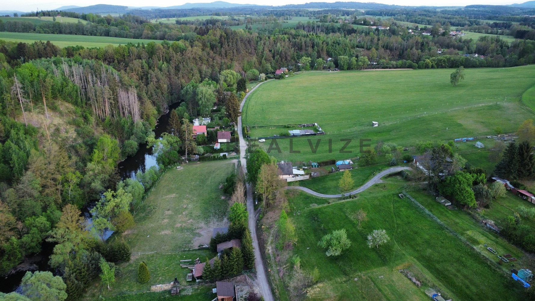 Prodej stavebního pozemku 1 200 m² – fotografie 4